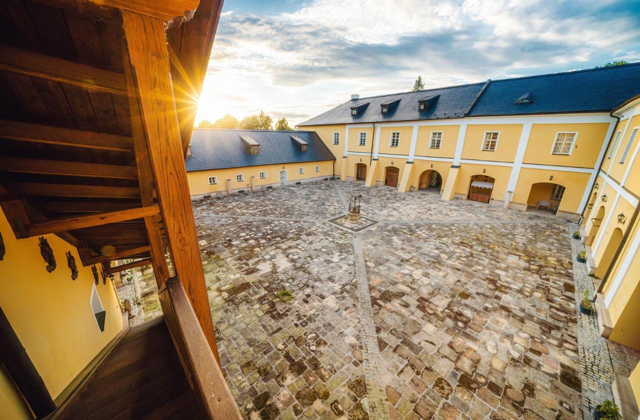 Château Rychvald Hotel Ngoại thất bức ảnh