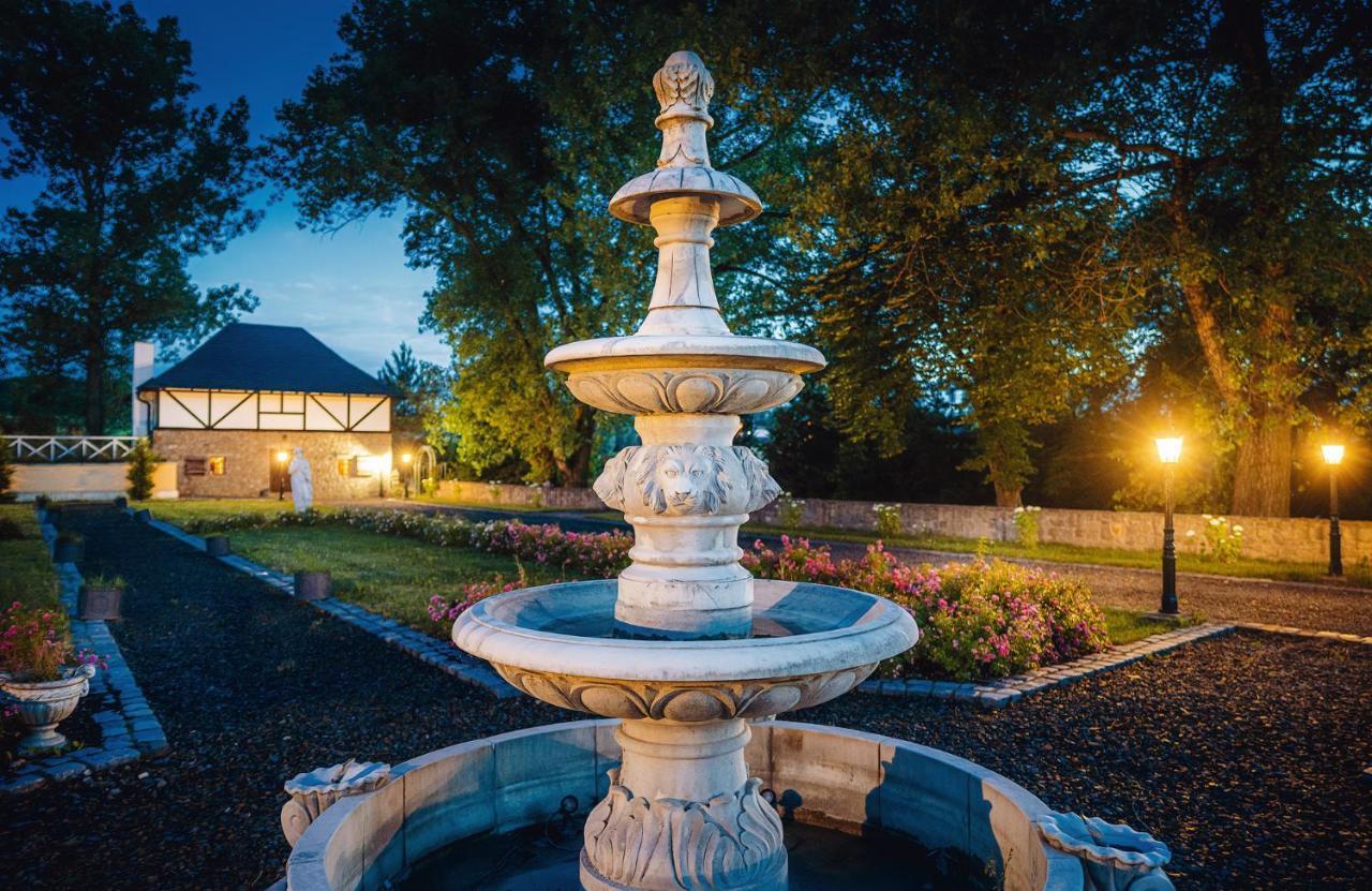 Château Rychvald Hotel Ngoại thất bức ảnh