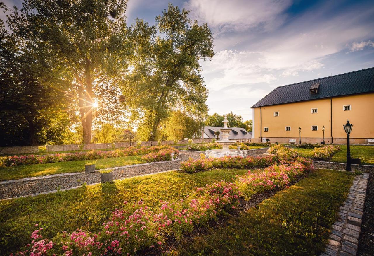 Château Rychvald Hotel Ngoại thất bức ảnh